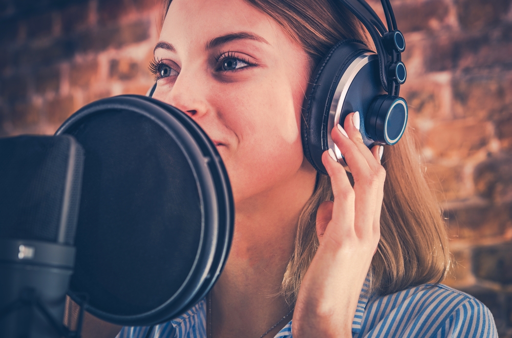 Option Anxiety? How to Choose the Best E-Learning Narrator From a Sea of Voices